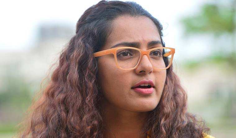 இவங்களுக்கு எதிராக ஓட்டு போடுங்க - நடிகை பார்வதியின் வைரல் போஸ்ட்