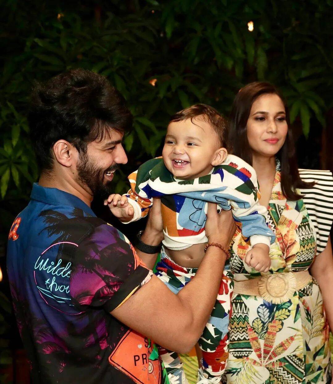 மகனின் பிறந்தநாளை கொண்டாடிய பிரபல நடிகர்.. வைரலாகும் புகைப்படங்கள் !