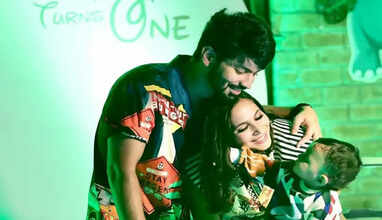 மகனின் பிறந்தநாளை கொண்டாடிய பிரபல நடிகர்.. வைரலாகும் புகைப்படங்கள் !