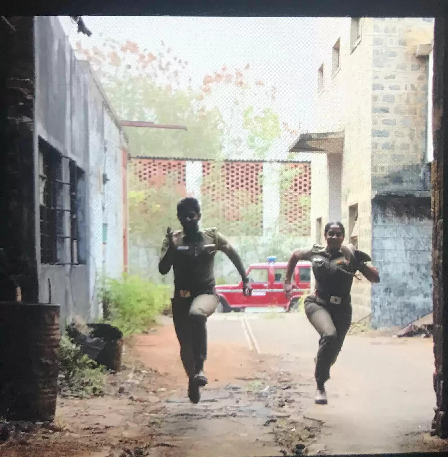 'சுழல்' சீரிஸின் கலாட்டாவான படப்பிடிப்பு காட்சிகளை பகிர்ந்துள்ள நடிகை ஸ்ரேயா ரெட்டி!