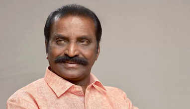  ‘எந்நாளும் .. எண்ணாலும் எண்ணுகிறேன்..’ கலைஞர் பிறந்தநாளையொட்டி வைரமுத்து ட்வீட்.. 