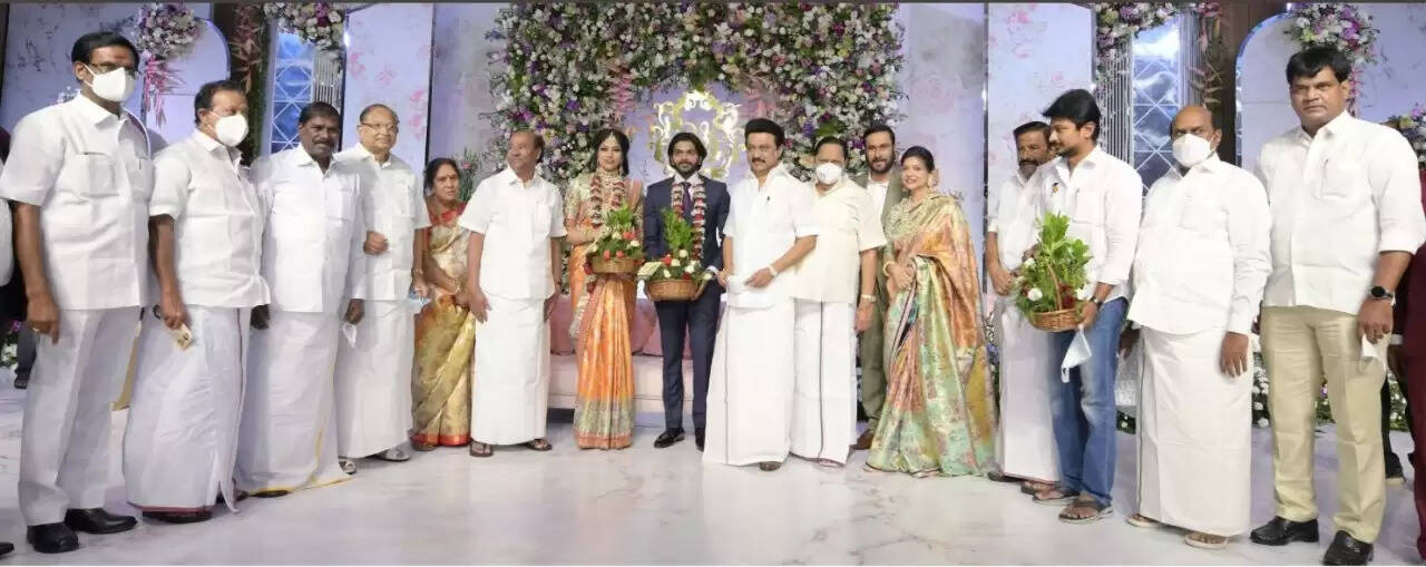அன்புமணி ராமதாஸ் மகள் திருமண வரவேற்பில் கலந்துகொண்ட முதல்வர் மு.க.ஸ்டாலின்!