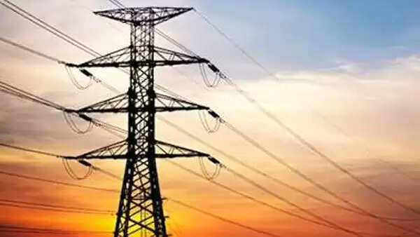 இந்த நம்பருக்கு போன் செய்து மின்தடை, மின் கம்பங்கள் சேதம் பற்றி புகார் அளிக்கலாம்!