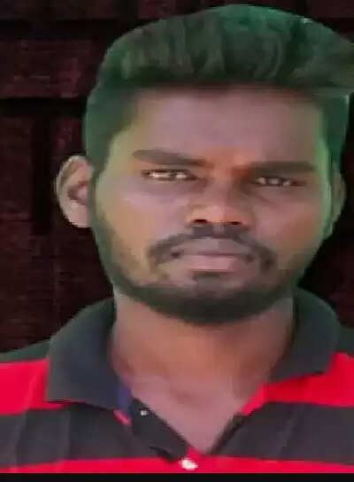 16 பெண்களின் குளியல் வீடியோக்கள் – இளைஞரால் கதறும் கிராமம்