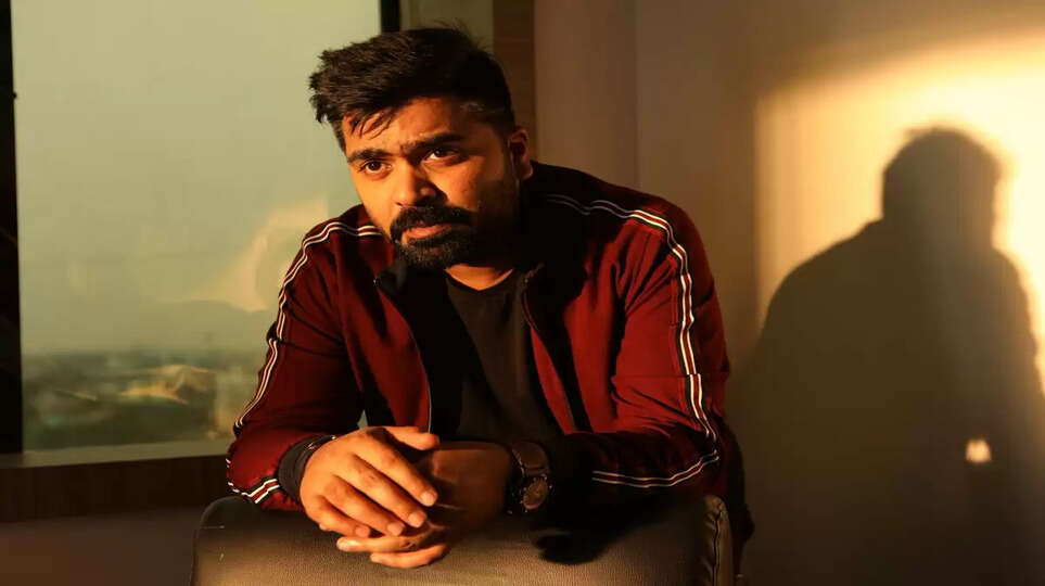 நீங்க இல்லாம நா இல்ல: ‘ரெட் கார்ட்’ விவகாரத்தில் ரசிகர்களை சமாதானம் செய்த சிம்பு  