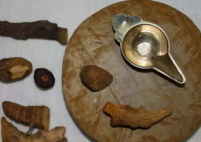 அடிக்கடி குழந்தையை டாக்டரிடம்  கூட்டி போய், டார்ச்சராகாமல் காக்கும் இந்த மூலிகைகள்.