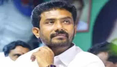 ஓ.ப.ரவீந்திரநாத் குமார், MP, மேல ஒரு கோடு