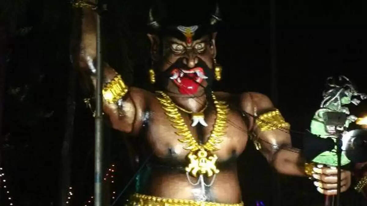 கஷ்டங்களை போக்கி ஐஸ்வர்யத்தையும் தரும் காமாட்சி துக்க நிவாரண அஷ்டகம்!