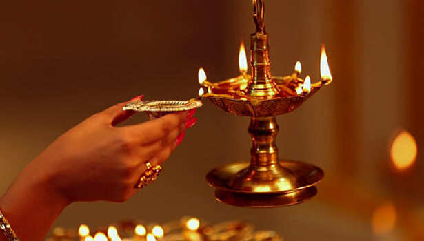 வீட்டில் எந்த இடத்தில் விளக்கேற்றினால் ஆயுள்விருத்தி அடையும்!