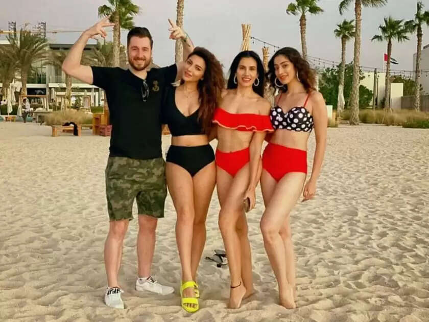 பிகினி உடையில் அலப்பறை செய்த நடிகை ராய் லட்சுமி…வைரல் போட்டோஸ்!