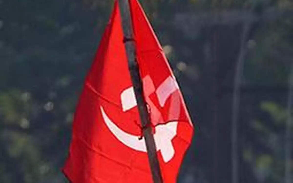 முக்கிய கம்யுனிஸ்ட் தலைவர் மறைவு… அரைக்கம்பத்தில் பறக்கவிடப்படும் கொடி!