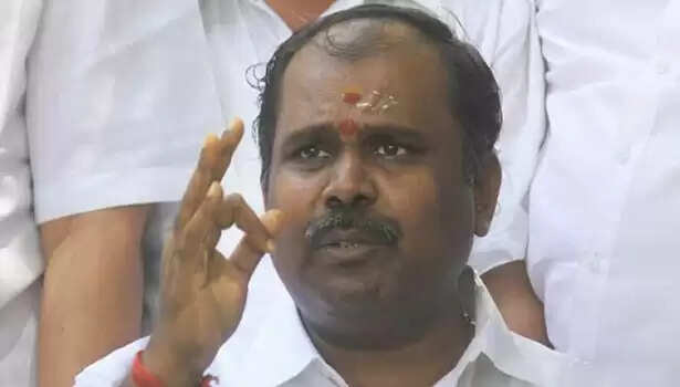 “சிறந்த மாடுபிடி வீரருக்கு அரசு பணி” : அமைச்சர் உதயகுமார் விளக்கம்!