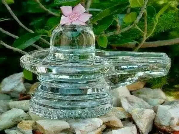 ஐஸ்வரியத்தையும் சந்தோஷத்தையும் பெருக்கும் ஸ்படிக லிங்கம்!