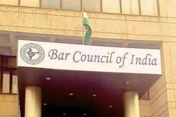 அகில இந்திய பார் கவுன்சில் வழக்கறிஞர் தகுதித் தேர்வு ஒத்திவைப்பு!