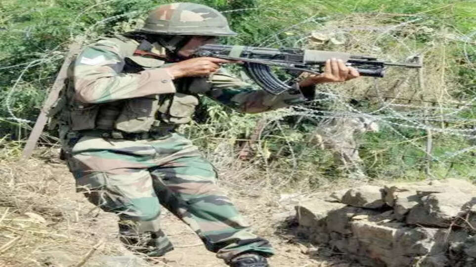 காஷ்மீரில் பயங்கரவாதிகளுடன் துப்பாக்கிச்சூடு : 3 ராணுவ வீரர்கள் வீர மரணம்.. 