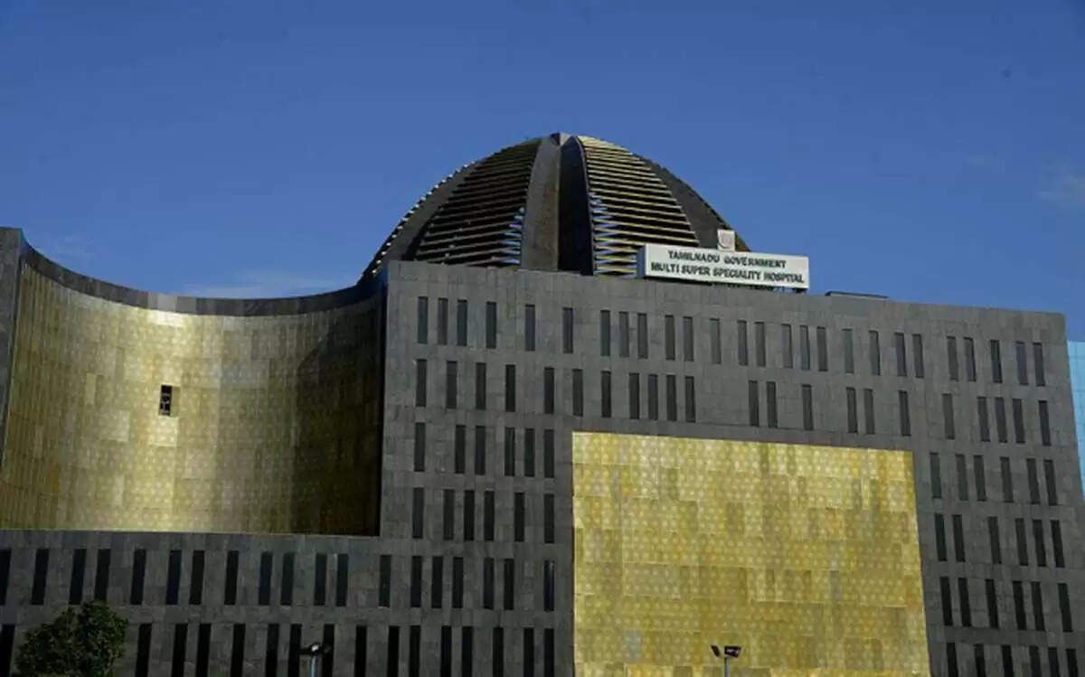 ஓமந்தூரார் மருத்துவமனையில் படுக்கை வசதி இன்றி அவதியுறும் நோயாளிகள்! – ஆதாரத்துடன் பதிவிட்ட பா.ஜ.க தலைவர்