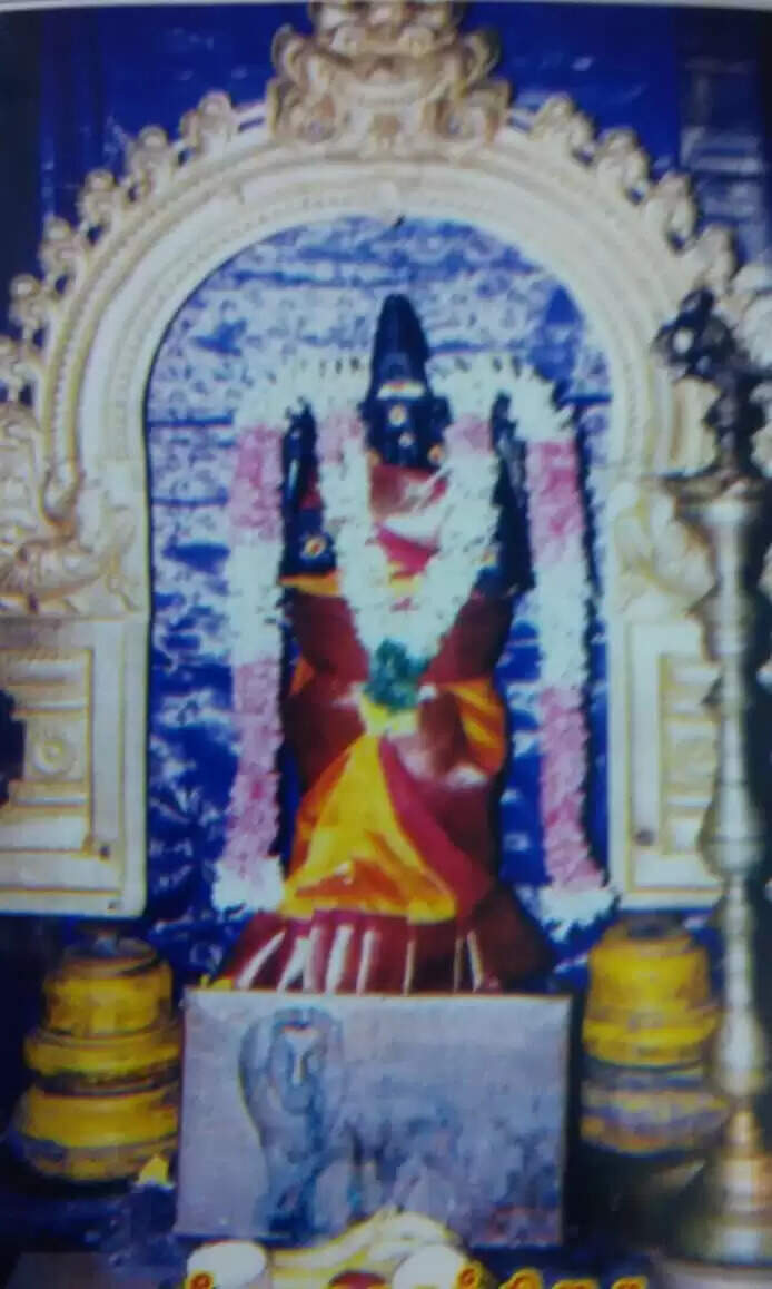 ஈசன் பள்ளிகொண்ட கோலத்தில் காட்சி தரும் அறிய தலம்…சுருட்டப்பள்ளி பள்ளிகொண்டீஸ்வரர் ஆலய சிறப்பு!