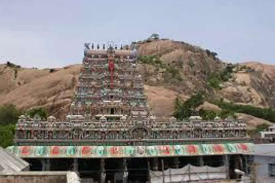 மதுரை: திருப்பரங்குன்றம் கந்தசஷ்டி விழாவில் பக்தர்களுக்கு அனுமதி மறுப்பு