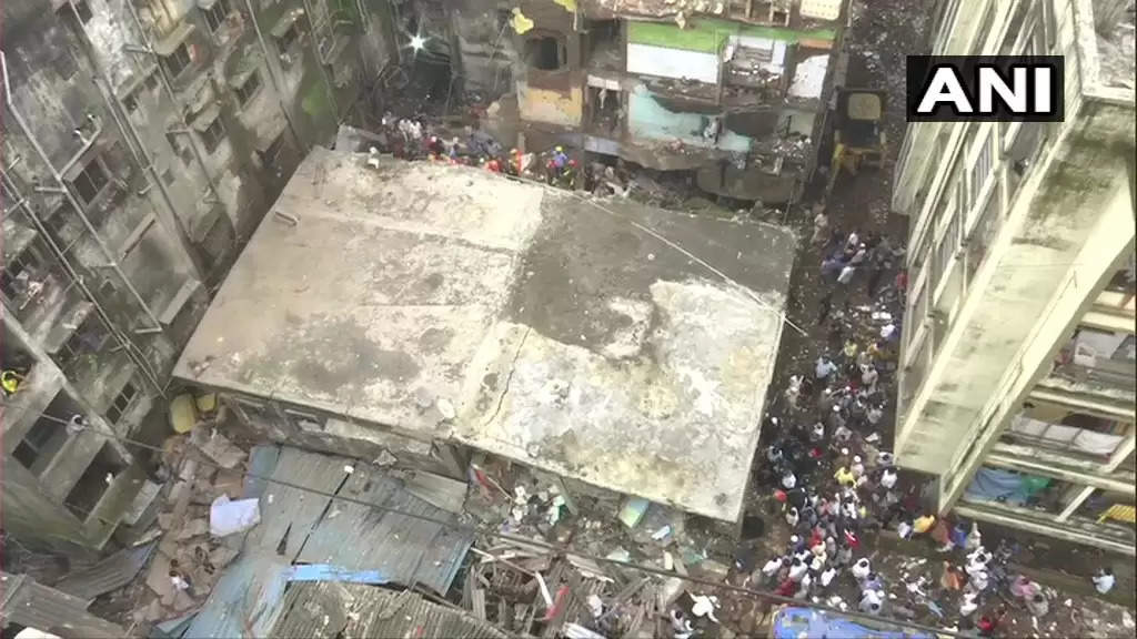 மகாராஷ்டிராவில் 3 மாடிக் கட்டடம் இடிந்து விபத்து – 10 பேர் உடல்நசுங்கி பலி