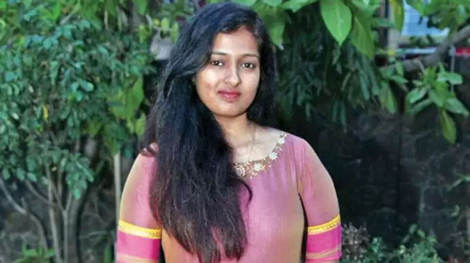 காயத்ரி ரகுராம்