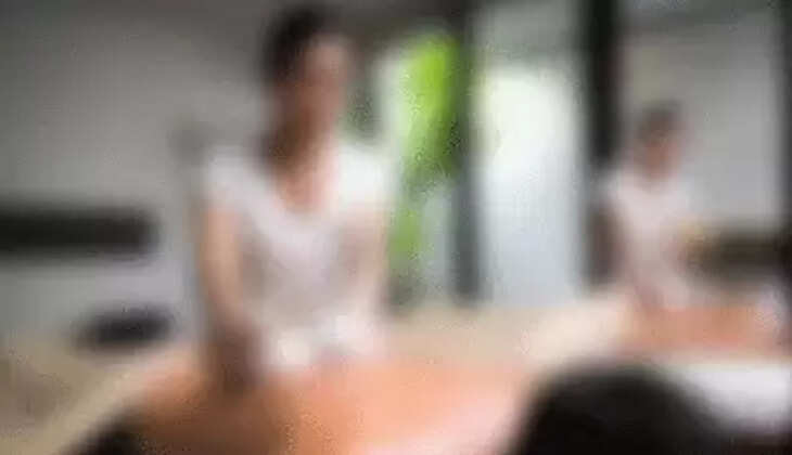 &ldquo;எண்ணெயும் கொடுத்து ,தேய்ச்சி விட பொண்ணையும் கொடுத்து&hellip;&rsquo; -ஆயுர்வேத சென்டரில் நடந்த ஆபாசம்