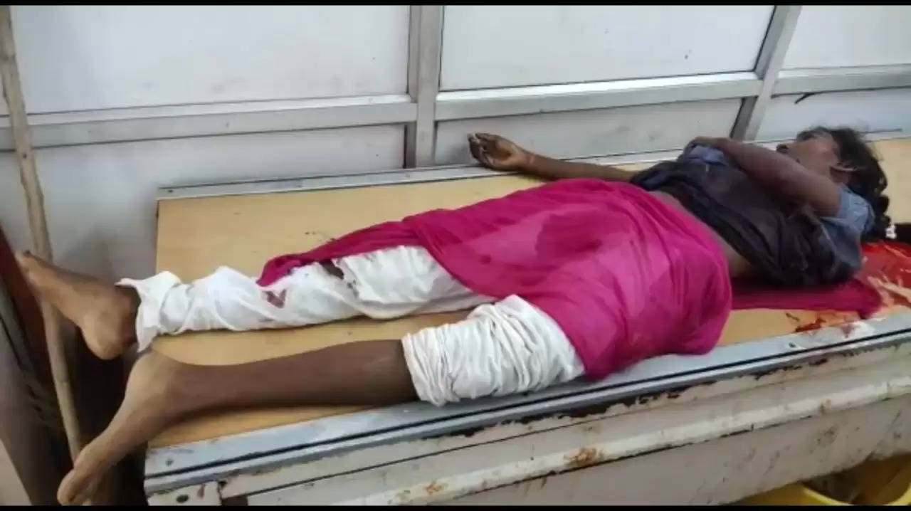 அரசுப் பேருந்து மீது கார் மோதிய விபத்தில் 2 பேர் உயிரிழப்பு