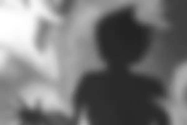 நடுரோட்டில் இளம்பெண் உயிருடன் எரித்துக்கொலை – மூன்று இளைஞர்களின் வெறிச்செயல்