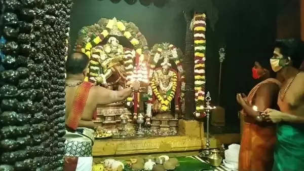 ஆருத்ரா தரிசனம்- ராமநாதசுவாமி கோயிலில் திரளான பக்தர்கள் வழிபாடு