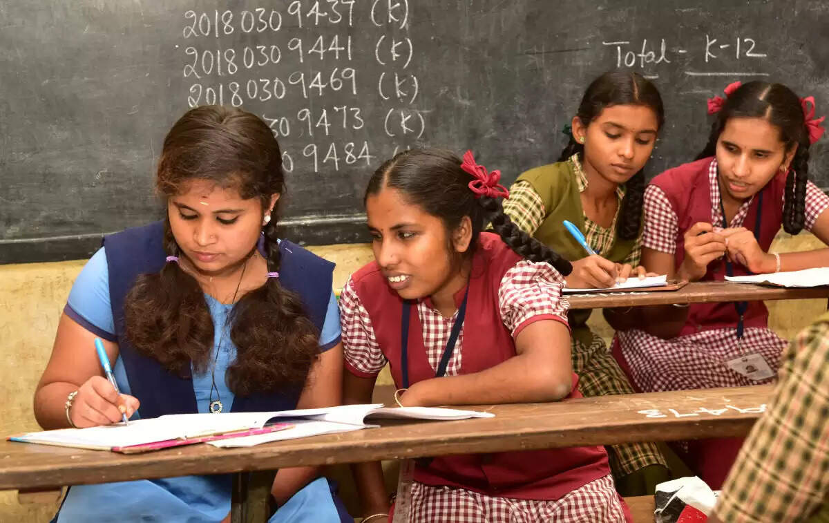 மாற்றுத்திறனாளிகளுக்கு தேர்வு நடத்துவதற்கான விதிமுறைகள் வெளியீடு!