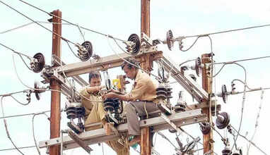 மின்சாரம் இல்லையா? மின்சார வாரியம் அறிவித்த இலவச புகார் எண்கள்! 