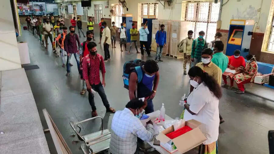 கேரளாவில் தொற்று அதிகரிப்பு எதிரொலி… ஈரோடு ரயில் நிலையத்தில் தீவிர கண்காணிப்பு!