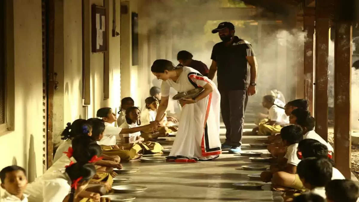 தலைவிக்காக சூப்பர்மேனாக மாறிய விஜய் #AMMA #Thalaivi