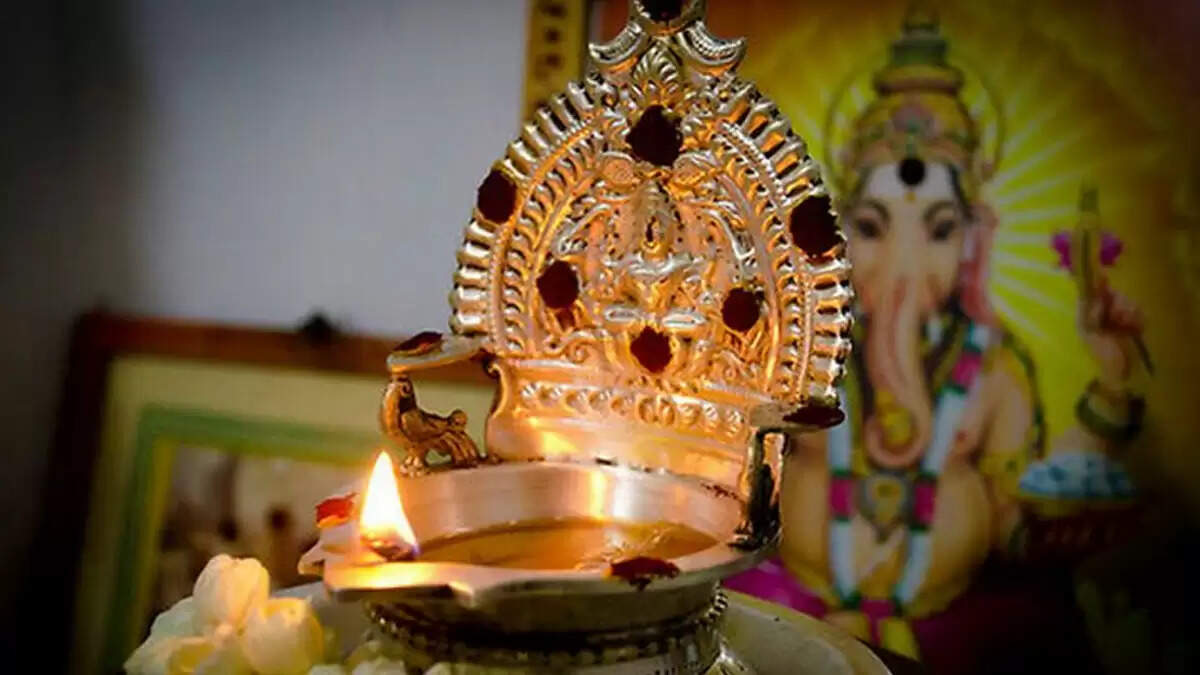 கஷ்டங்களை போக்கி ஐஸ்வர்யத்தையும் தரும் காமாட்சி துக்க நிவாரண அஷ்டகம்!