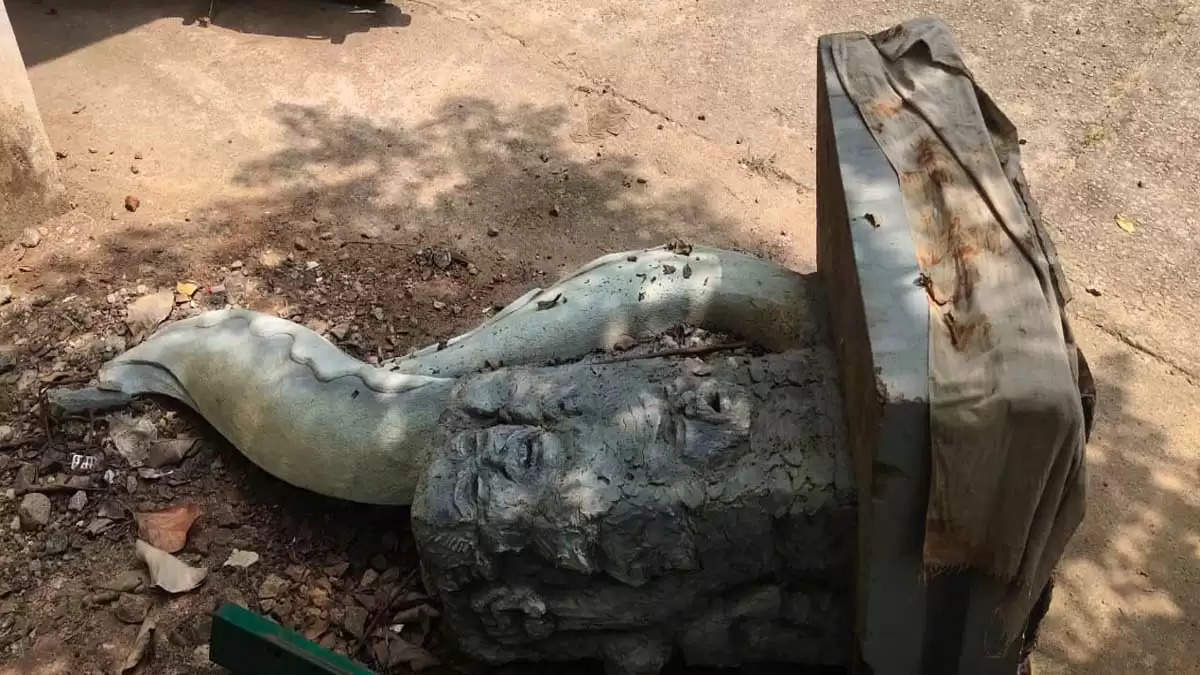 கன்னியாகுமரி: அகற்றப்பட்ட நினைவுஸ்தூபியை மீண்டும் நிறுவ கோரி ஆர்ப்பாட்டம்
