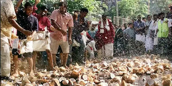 எதற்காக பிள்ளையாருக்கு சிதறு தேங்காய் உடைக்கிறோம்?