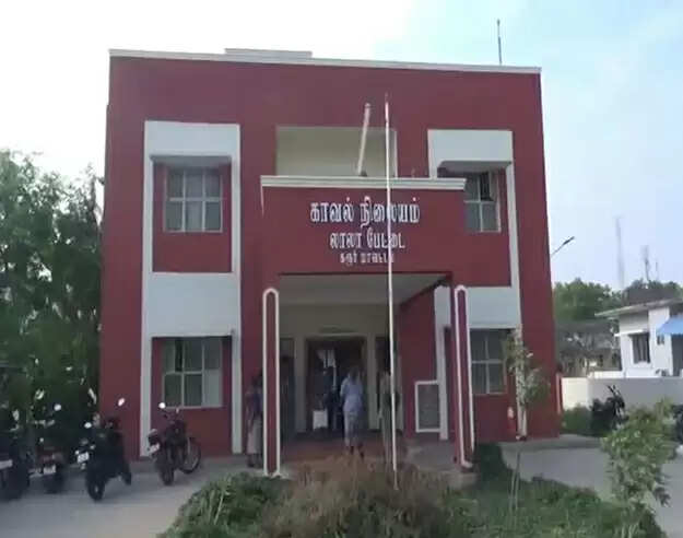 ‘கணவருடன் தகராறு’ குழந்தைகளுக்கு அரளி விதை கொடுத்து விட்டு தாய் தற்கொலை!