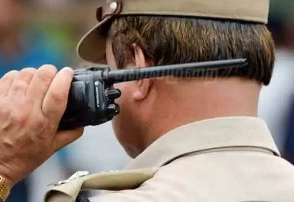 வாக்கி டாக்கி முறைகேடு : போலீசார் வீடுகளில்  லஞ்ச ஒழிப்புத்துறை திடீர் சோதனை!