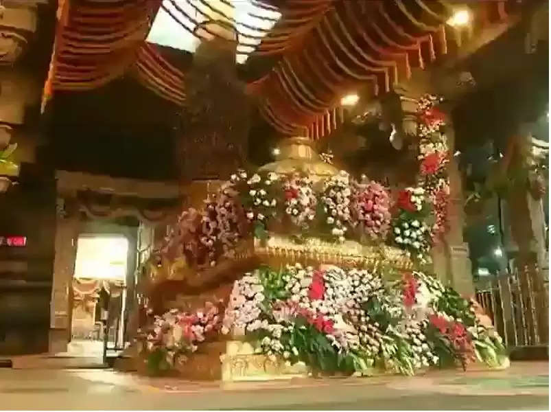 80 நாட்களுக்கு பிறகு மீண்டும் திறக்கப்பட்ட  திருப்பதி ஏழுமலையான் கோயில் : பக்தர்கள் உற்சாகம்!