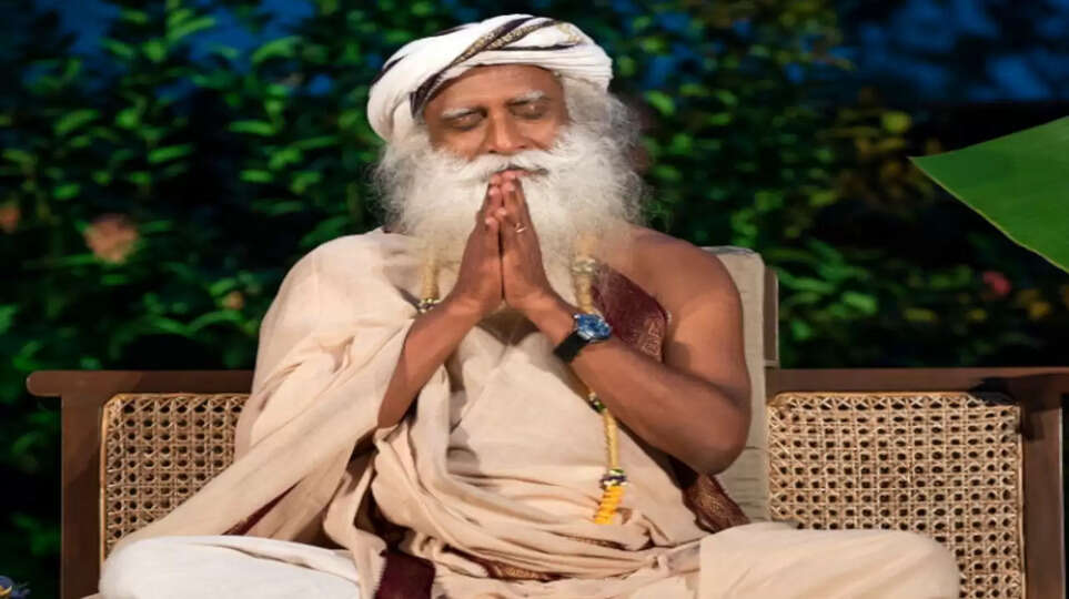 குடும்ப தலைவிகள் தற்கொலை; சமூக அடித்தளத்தையே அசைத்துவிடும் – சத்குரு கவலை