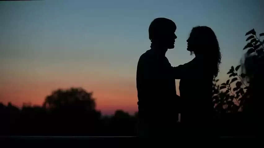 லிப் லாக்கில் இவ்வளவு நன்மைகளா?… அப்போ உடனே களத்துல இறங்குங்க!