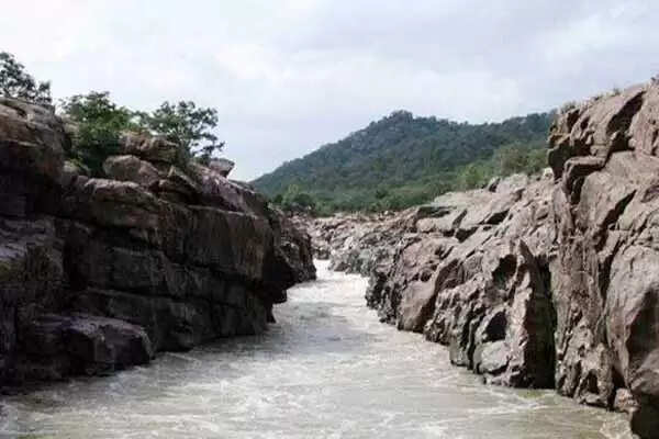 விவாதிக்காதே, வஞ்சிக்காதே, தமிழர்களை அவமானப்படுத்தாதே! -வெடித்த சமூகவலைத்தள பரப்புரை #TNRejectsMekadatuAgenda