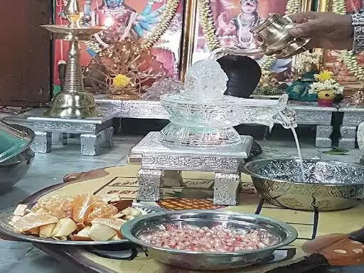 ஐஸ்வரியத்தையும் சந்தோஷத்தையும் பெருக்கும் ஸ்படிக லிங்கம்!