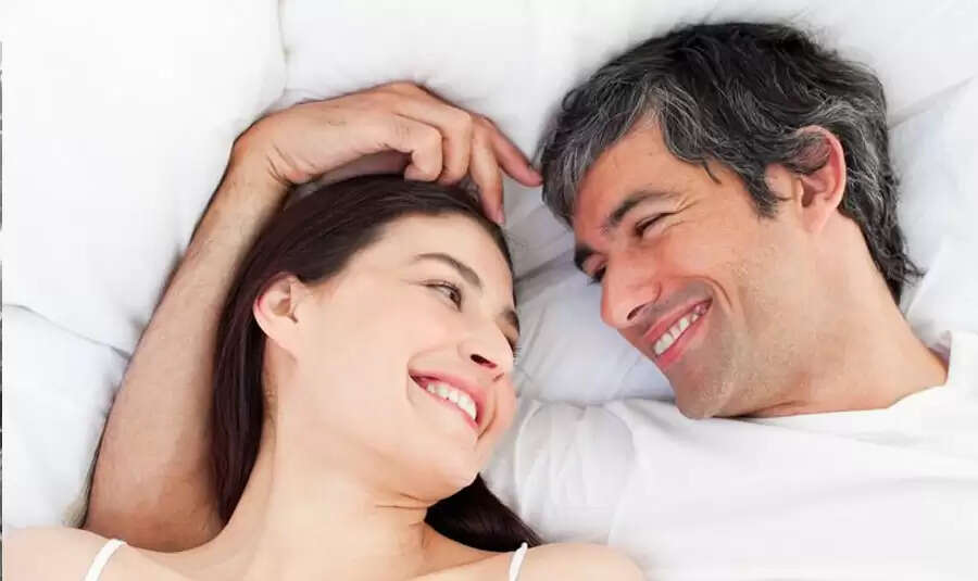 கொரோனா காலத்தில் ‘பாதுகாப்பாக’ உடலுறவு வைத்து கொள்வது எப்படி?