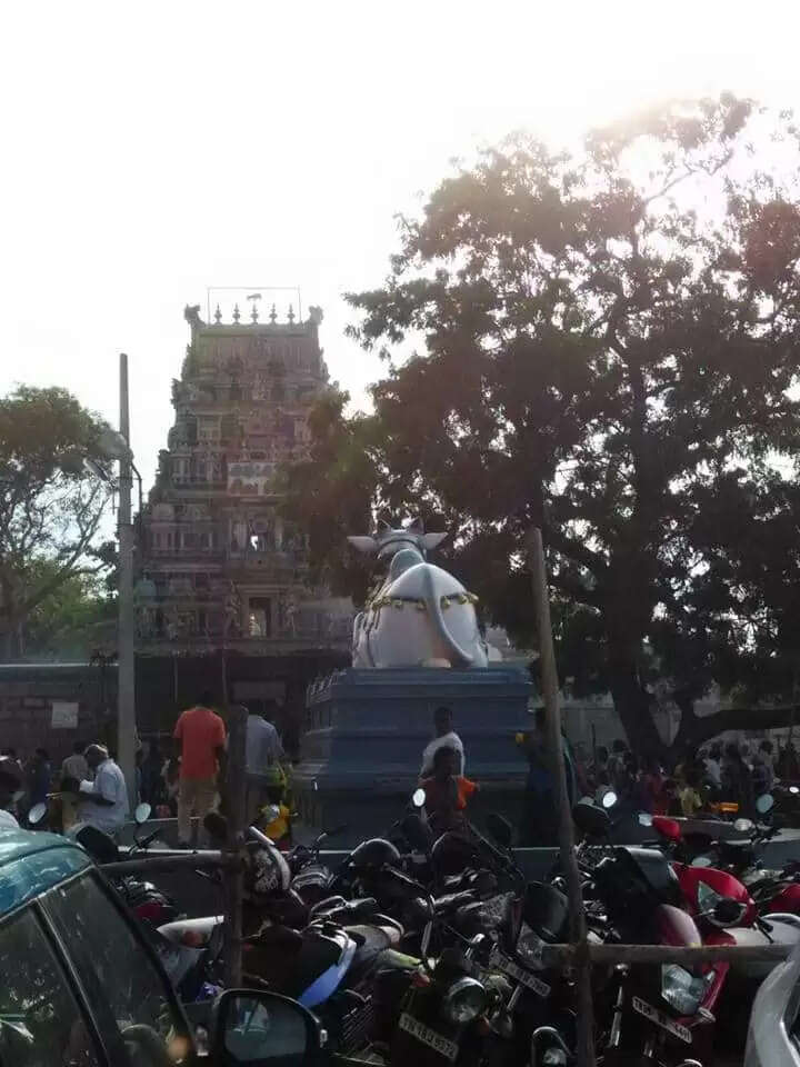 ஈசன் பள்ளிகொண்ட கோலத்தில் காட்சி தரும் அறிய தலம்…சுருட்டப்பள்ளி பள்ளிகொண்டீஸ்வரர் ஆலய சிறப்பு!