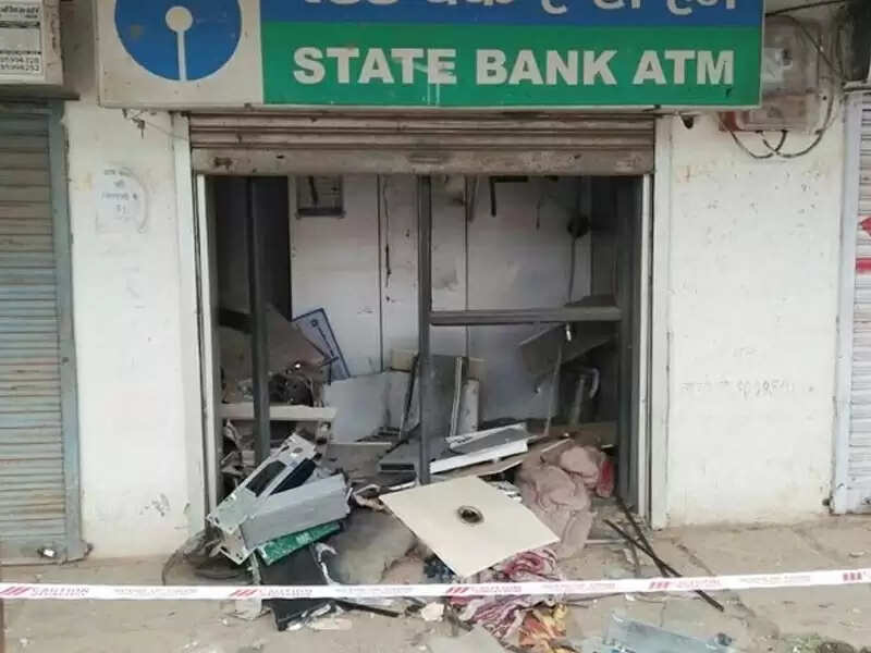 திருவண்ணாமலை ஏடிஎம் கொள்ளையில் துப்பு கிடைத்தது.. கொள்ளையர்களை நெருங்கும் காவல்துறை..