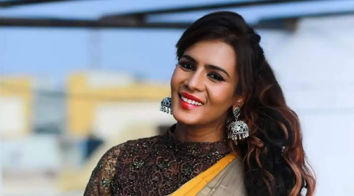 #BREAKING: காவல்துறைக்கு சவால் விட்ட நடிகை மீரா மிதுன் கைது!