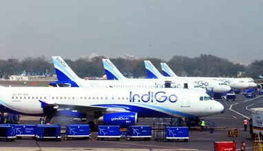 விமானியறையில் தீப்பற்றியதால் இண்டிகோ விமானம் அவசரமாக ஹைதராபாத்தில் தரையிறங்கியது :