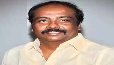 ‘அநீதி புரிந்தவர்கள் தண்டிக்கப்படுவார்கள். சரி, நீங்கள்….’ திமுகவைச் சீண்டும் ‘அதிமுக’ மருது அழகுராஜ்