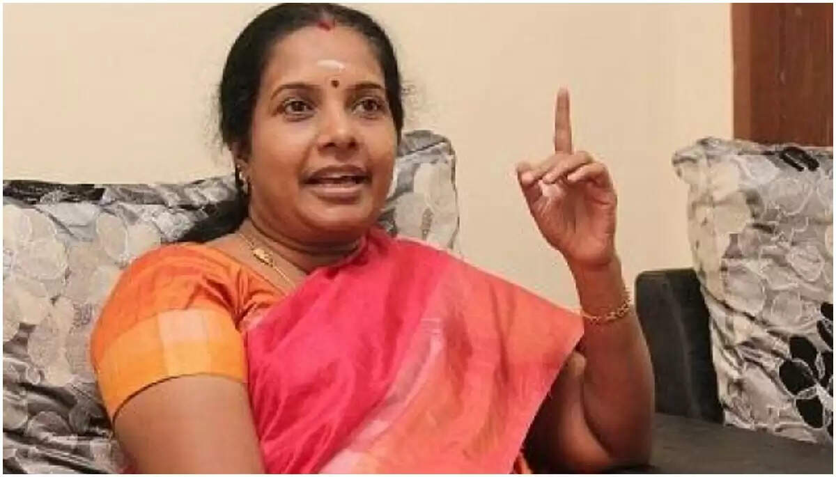 ‘வேல் யாத்திரை தடை பாரபட்ச செயல்’ – வானதி சீனிவாசன் குற்றச்சாட்டு!