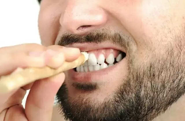 ‘பல்லாண்டு வாழ்க’ வென சொல்லி சித்தர்கள் வழிகாட்டிய ‘பல் சுகாதாரம்’